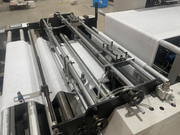 ZW-A8 保温袋立体袋双用制袋机