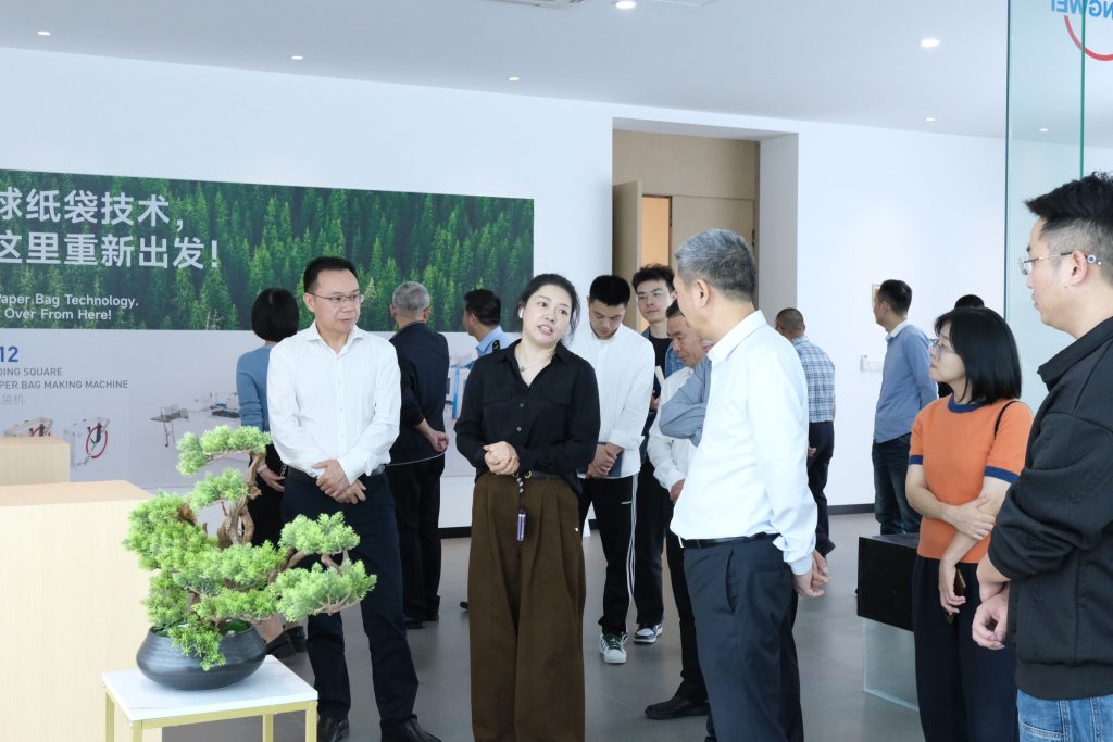 为知识产权培育保驾护航——市人大主任应希克一行调研